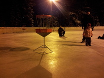 Kirin frisbeegolf-korit käytössä